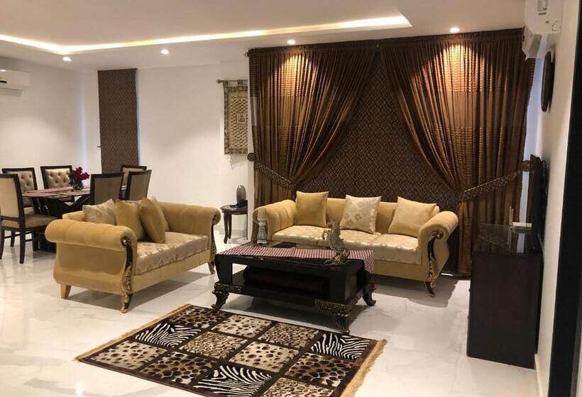 بنسيون Royal Guest House Lahore Cantt