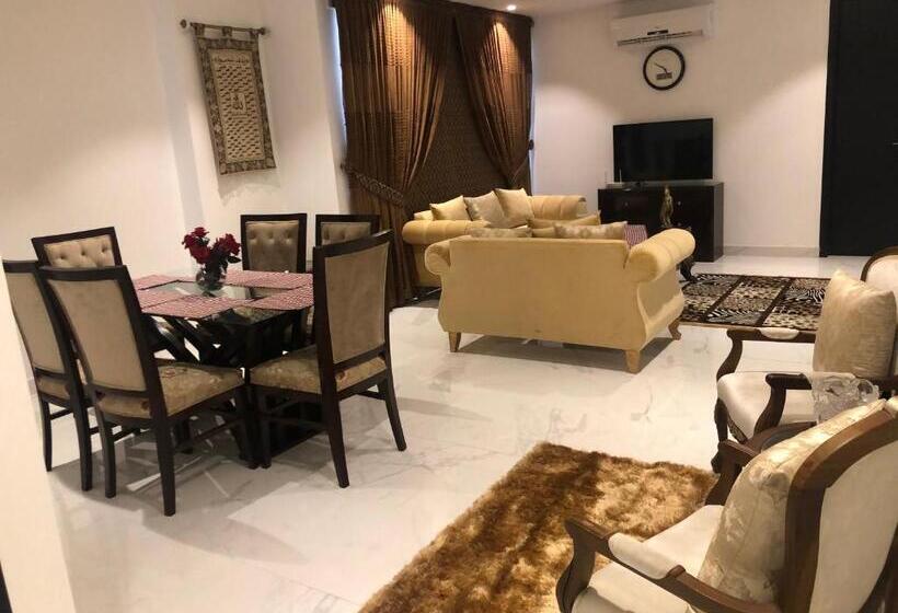 بنسيون Royal Guest House Lahore Cantt