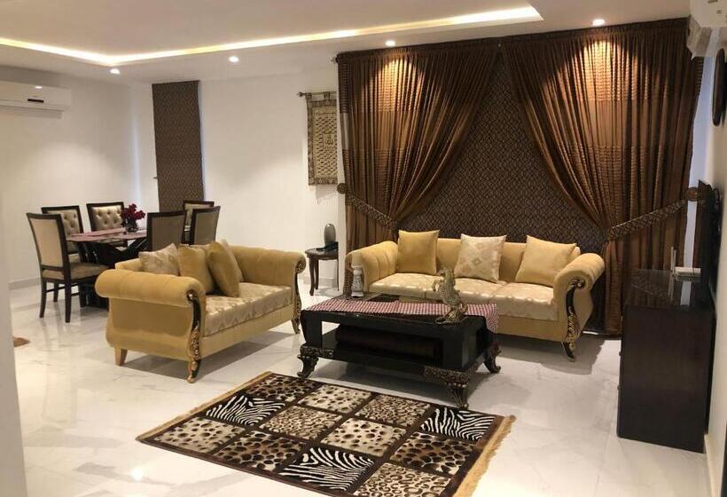 بنسيون Royal Guest House Lahore Cantt