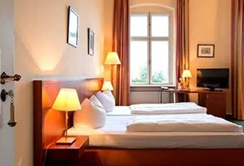 هتل Am Luisenplatz