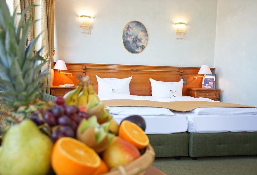 هتل Am Luisenplatz