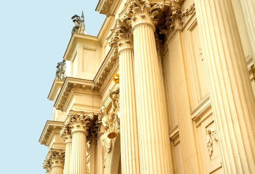 هتل Am Luisenplatz