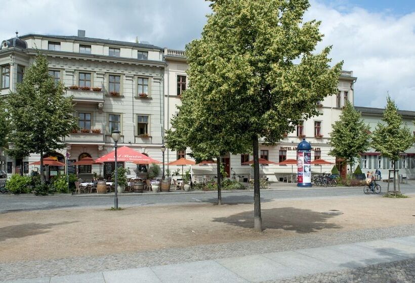 هتل Am Luisenplatz