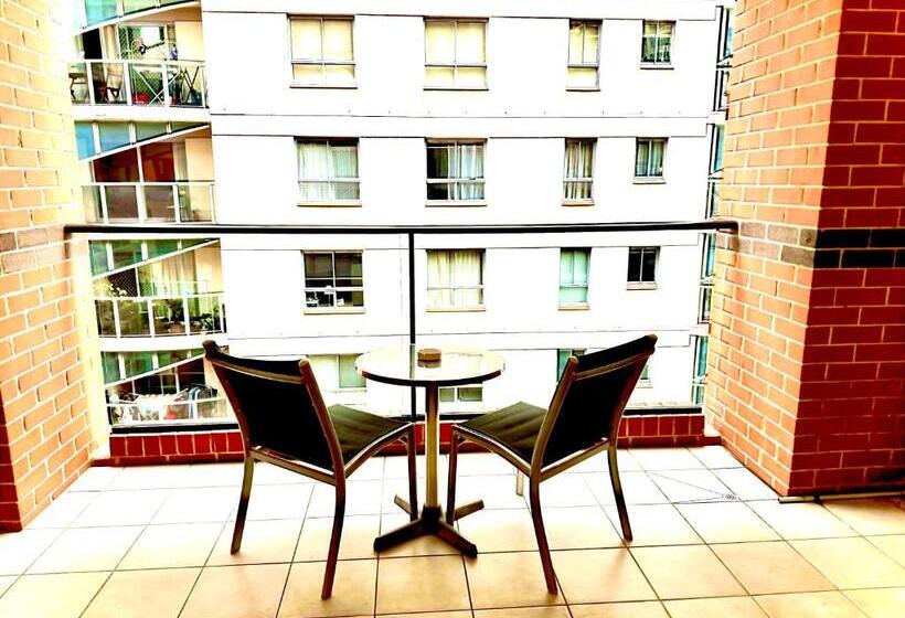 هتل Apx Darling Harbour