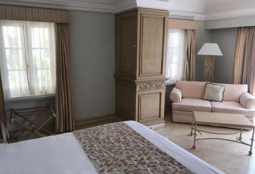 فندق Grand Isla Navidad Golf & Spa Resort With Marina