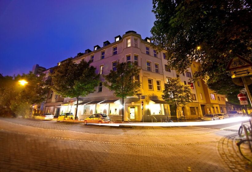 هتل Maxim Düsseldorf City