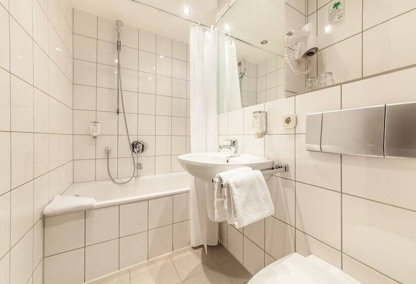 هتل Maxim Düsseldorf City