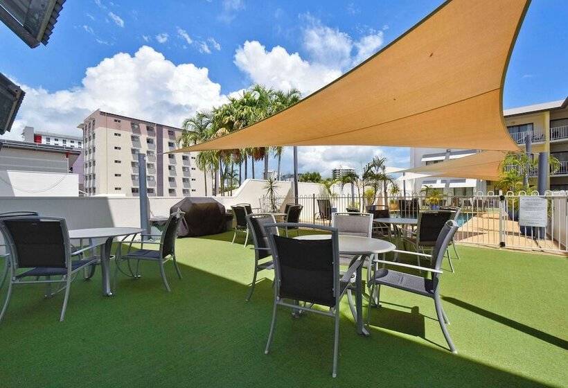 هتل Metro Advance Apartments &