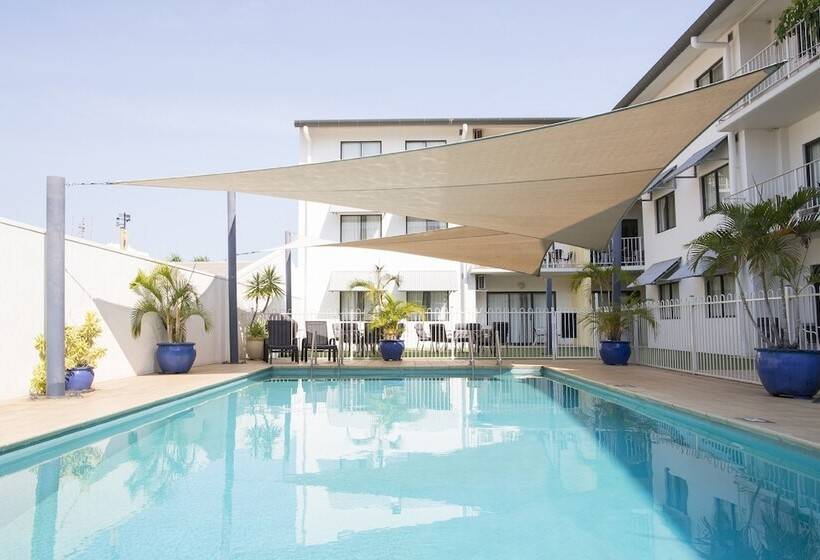 هتل Metro Advance Apartments &