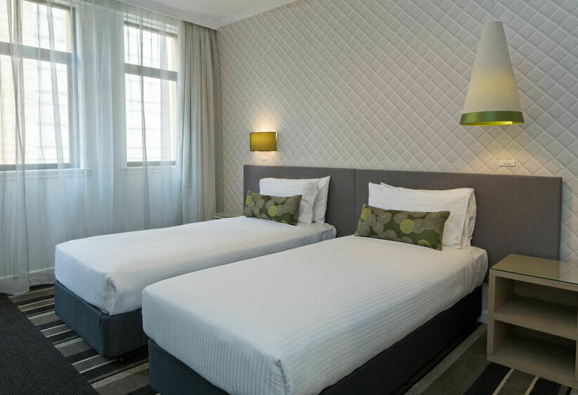 هتل Metro On Pitt