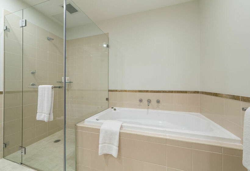 هتل Metro On Pitt