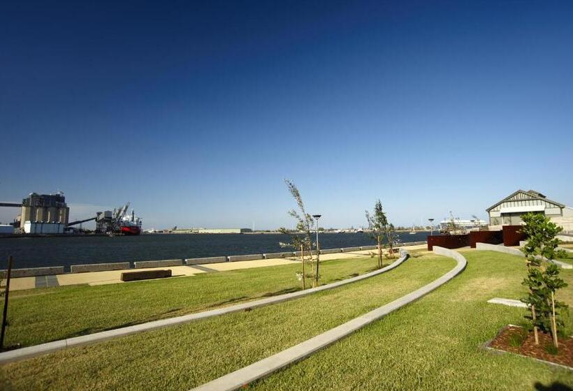 هتل Quest Newcastle