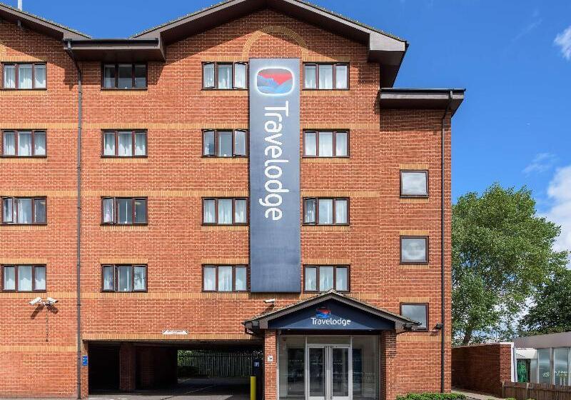Отель Travelodge London Park Royal