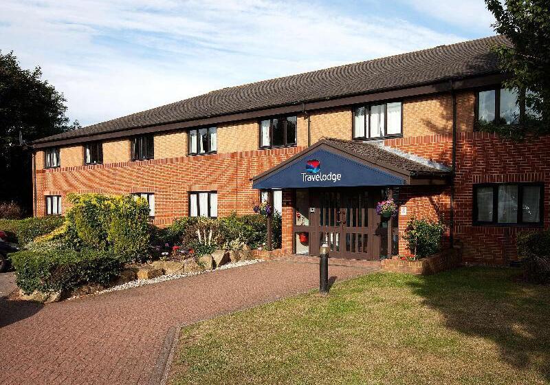 Отель Travelodge Shrewsbury Bayston Hill