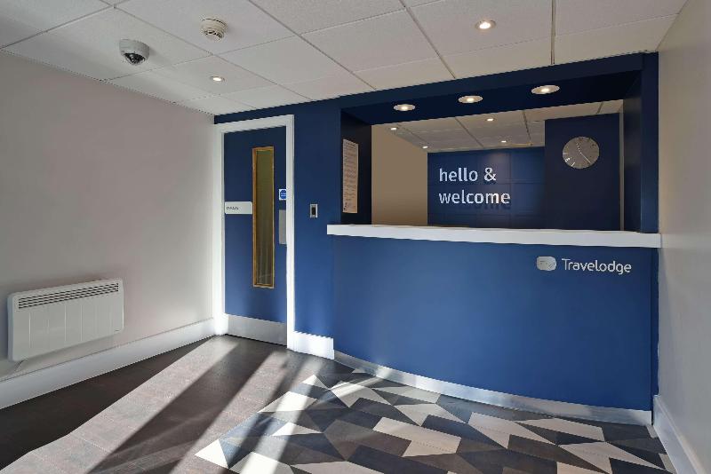 Отель Travelodge Thame