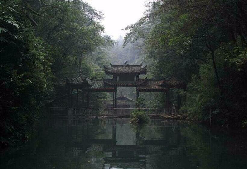 Отель 7days Premium Chengdu Dujiangyan Qingcheng Mountain Branch
