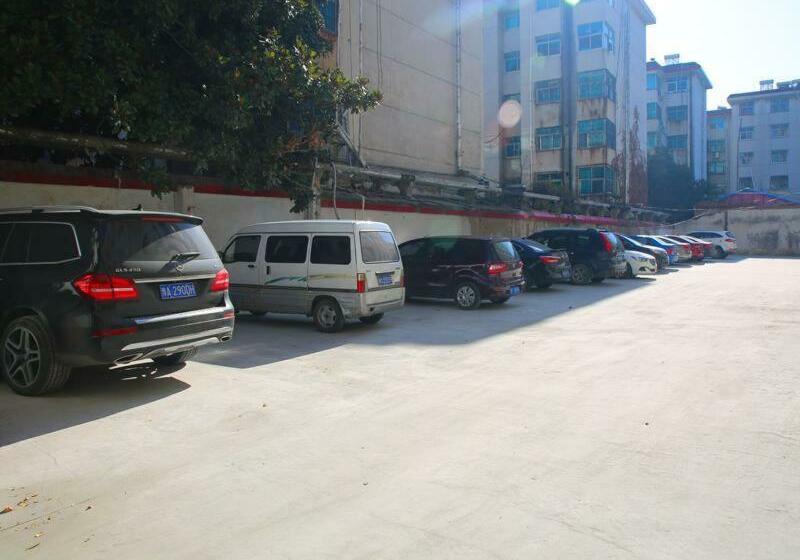Отель 7days Premium Zhumadian Tianzhongshan Avenue Branch