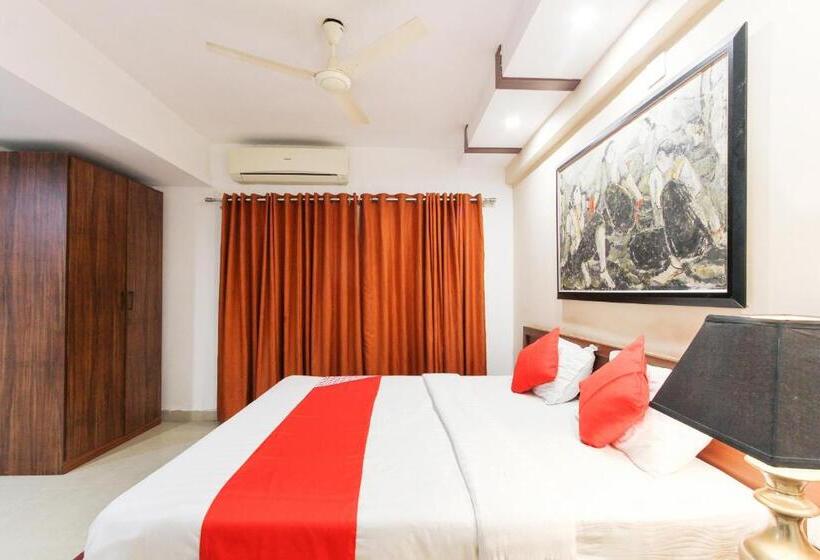 هتل Oyo 70824 Montieth Nest