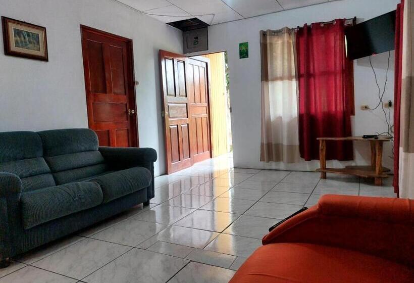 مبيت وإفطار Restaurante Y Cabinas Sudy