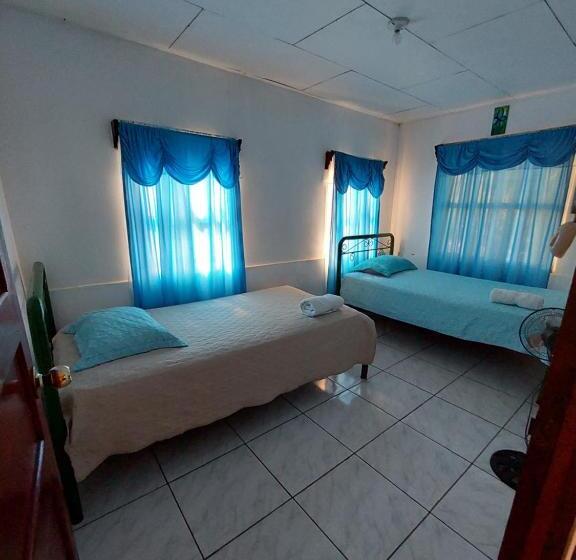 مبيت وإفطار Restaurante Y Cabinas Sudy