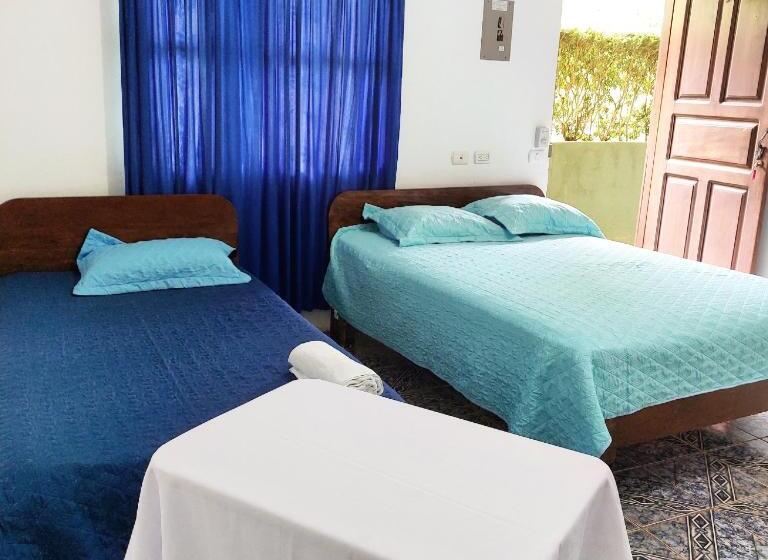 مبيت وإفطار Restaurante Y Cabinas Sudy