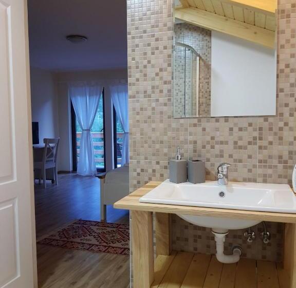 پانسیون Guest House Carpathia