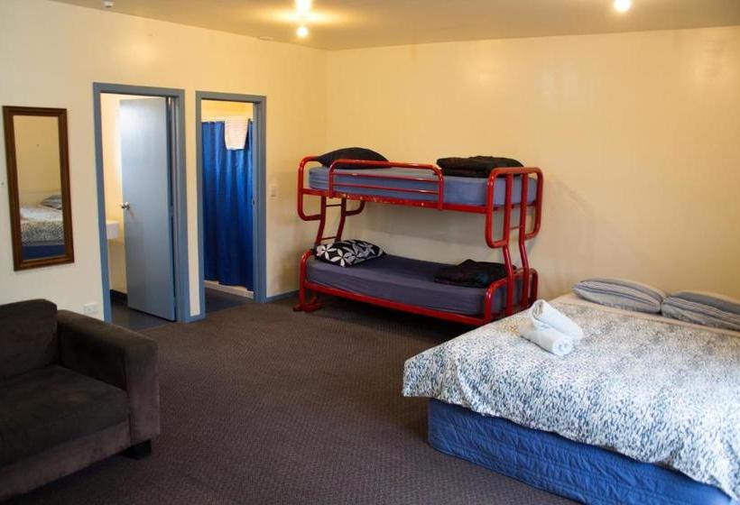 هاستل The Lazy Shag Lodge