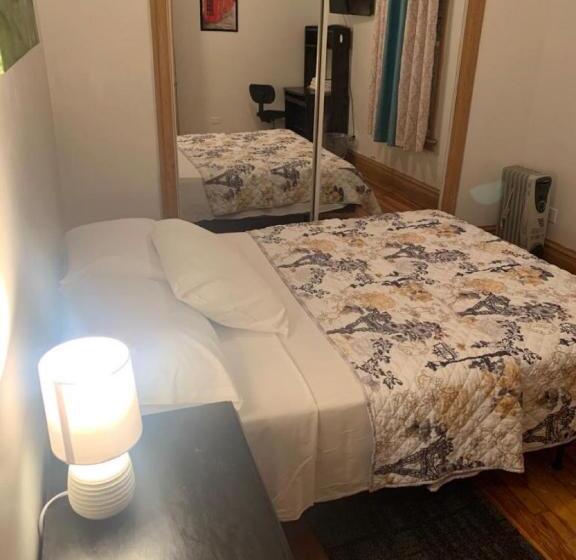 פנסיון Hollywood Rentals Llc