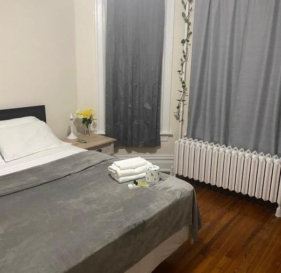 פנסיון Hollywood Rentals Llc