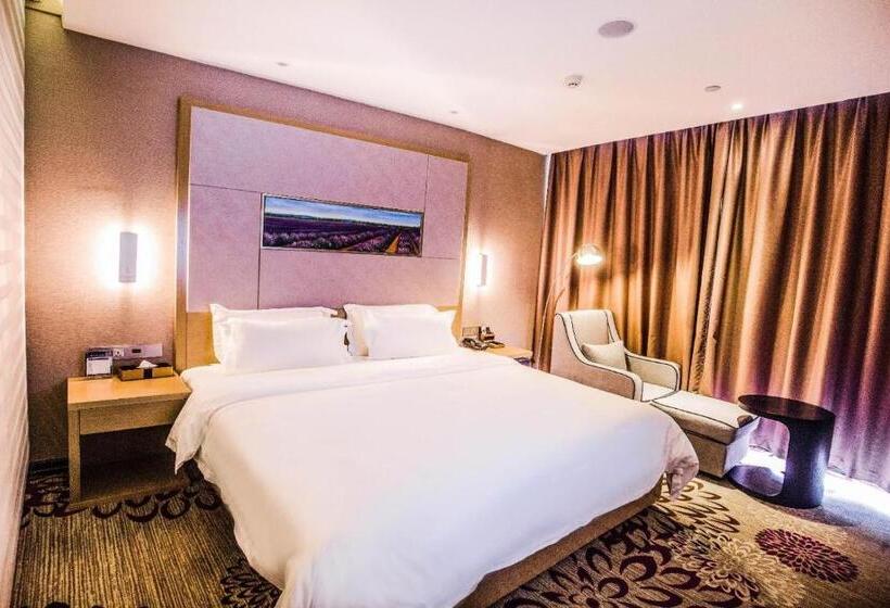 Lavande Hotel Zhumadian High Speed railway Station