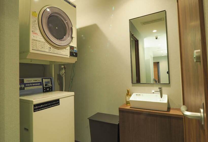 Leo Yu Capsule Hotel Funabashi