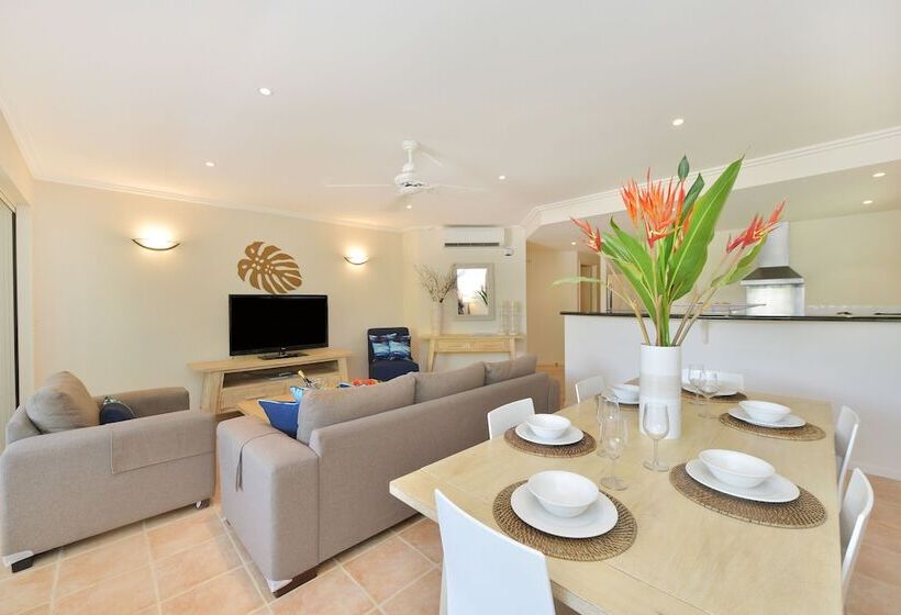 Cayman Villas Port Douglas