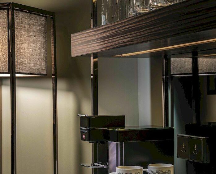 Four Seasons Hotel Shanghai