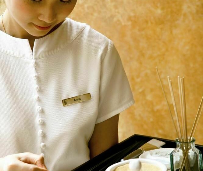 Four Seasons Hotel Shanghai