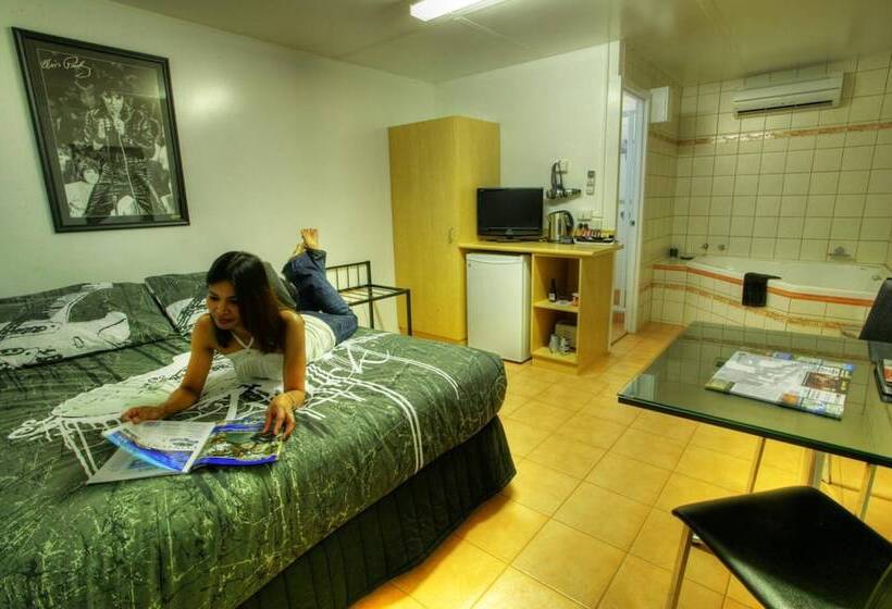 Halls Creek Motel