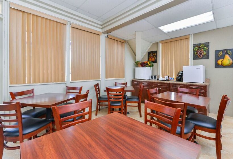 בית מלון כפרי Americas Best Value Inn Sarasota