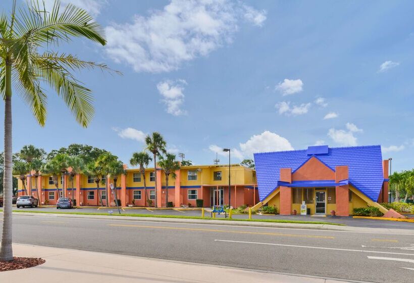 בית מלון כפרי Americas Best Value Inn Sarasota