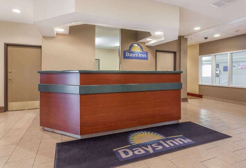 فندق Days Inn By Wyndham Near Kansas Speedway
