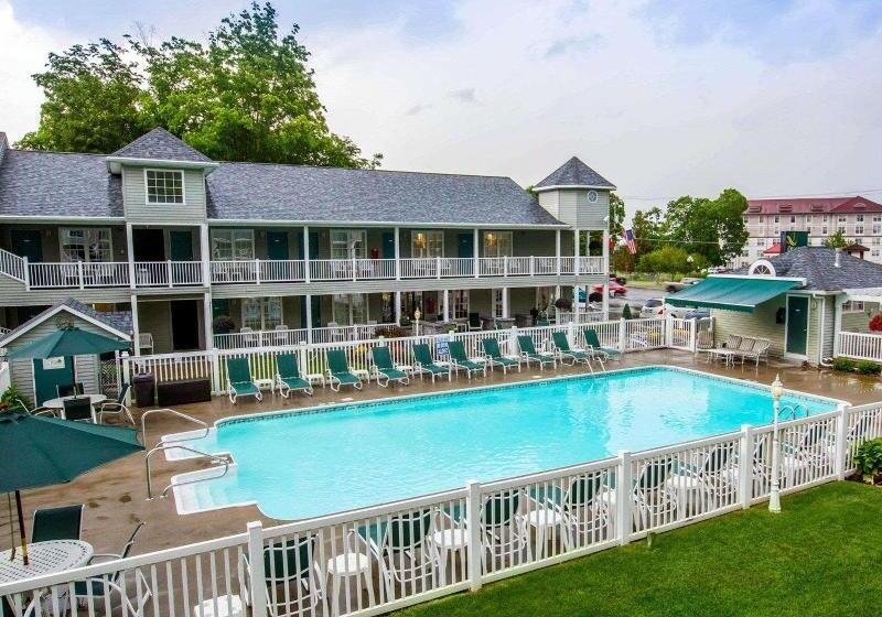 هتل Quality Inn Lake George