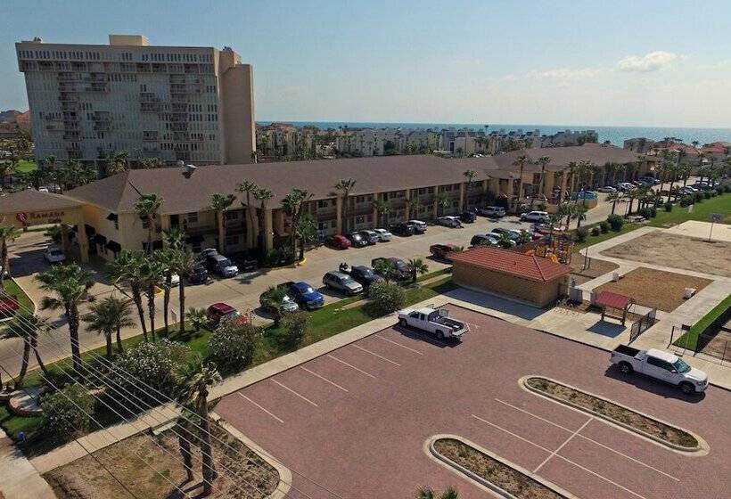 בית מלון כפרי Ramada By Wyndham & Suites South Padre Island