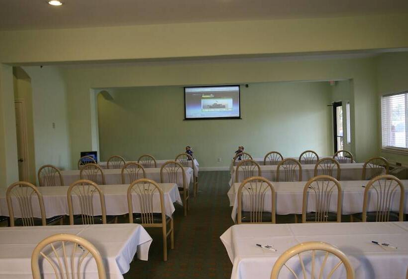בית מלון כפרי Ramada By Wyndham & Suites South Padre Island