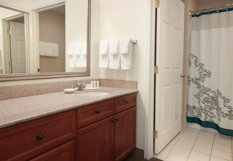 هتل Residence Inn Des Moines West At Jordan Creek Town Center