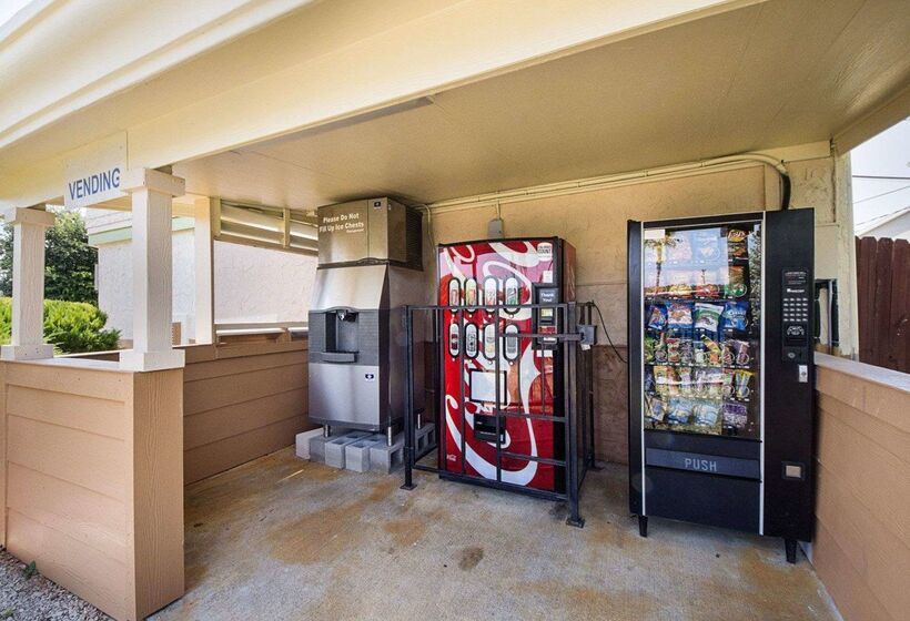 Отель Rodeway Inn San Antonio Lackland Afb  Seaworld