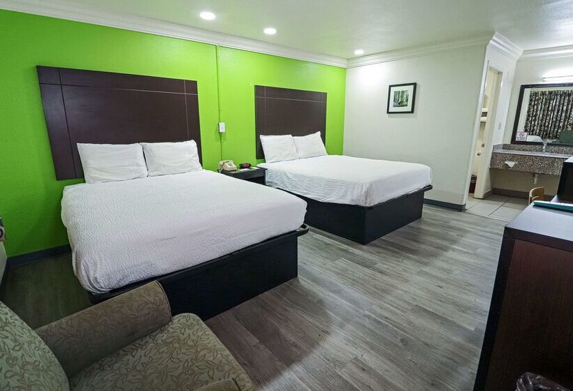 Отель Rodeway Inn San Antonio Lackland Afb  Seaworld
