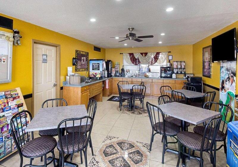 Отель Rodeway Inn San Antonio Lackland Afb  Seaworld