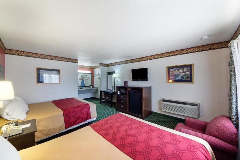 Отель Rodeway Inn San Antonio Lackland Afb  Seaworld