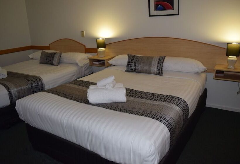 Warwick Vines Motel
