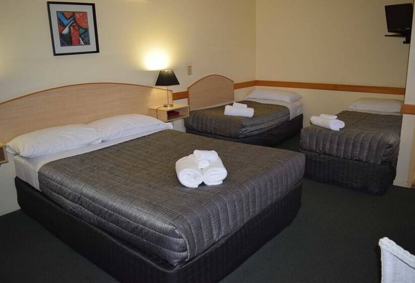Warwick Vines Motel