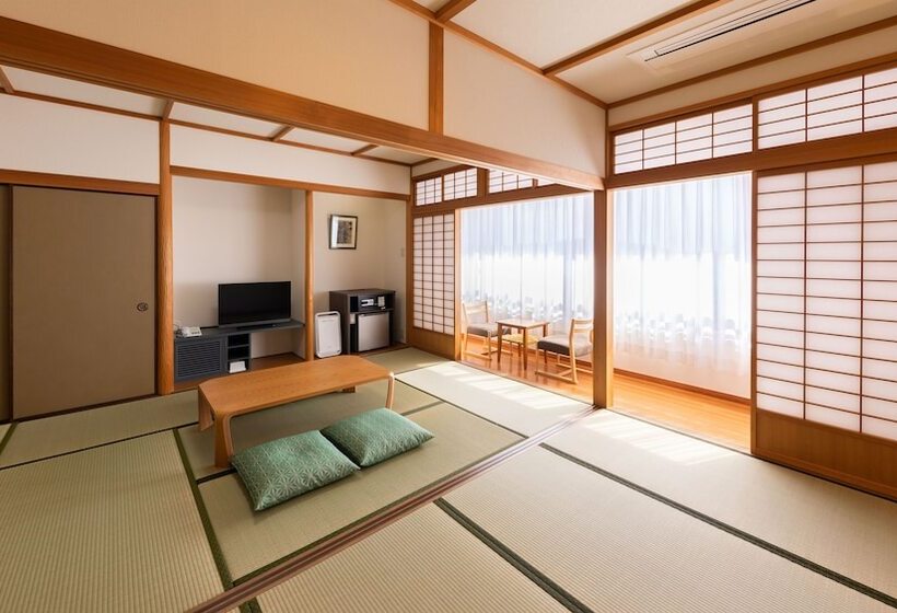 هتل Sanbe Onsen Kokumin Shukusha Sanbesou