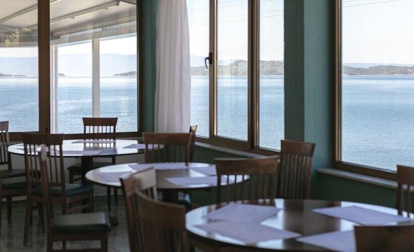 هتل Akti Ouranoupoli Beach Resort